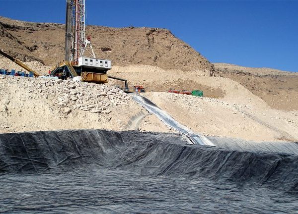 لاینینگ گودال آب و گل دکل حفاری
