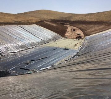 Insulation of secondary tanks and tailings dam